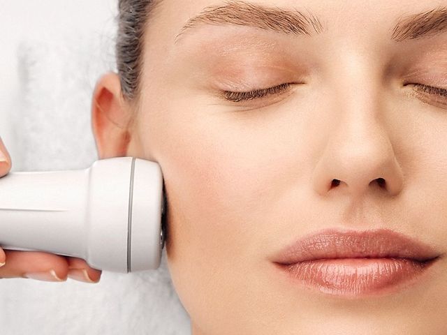 ZABIEGI NA TWARZ URZĄDZENIA 