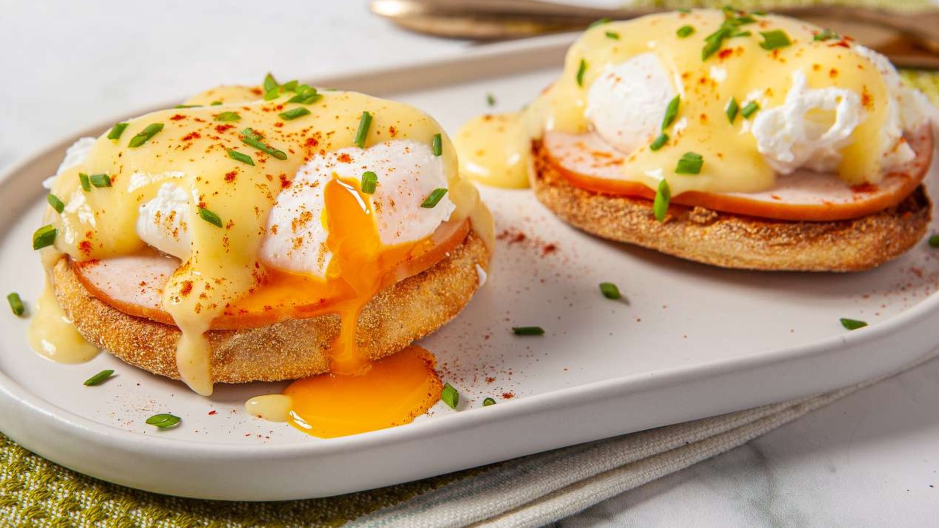 EGGS BENEDICT