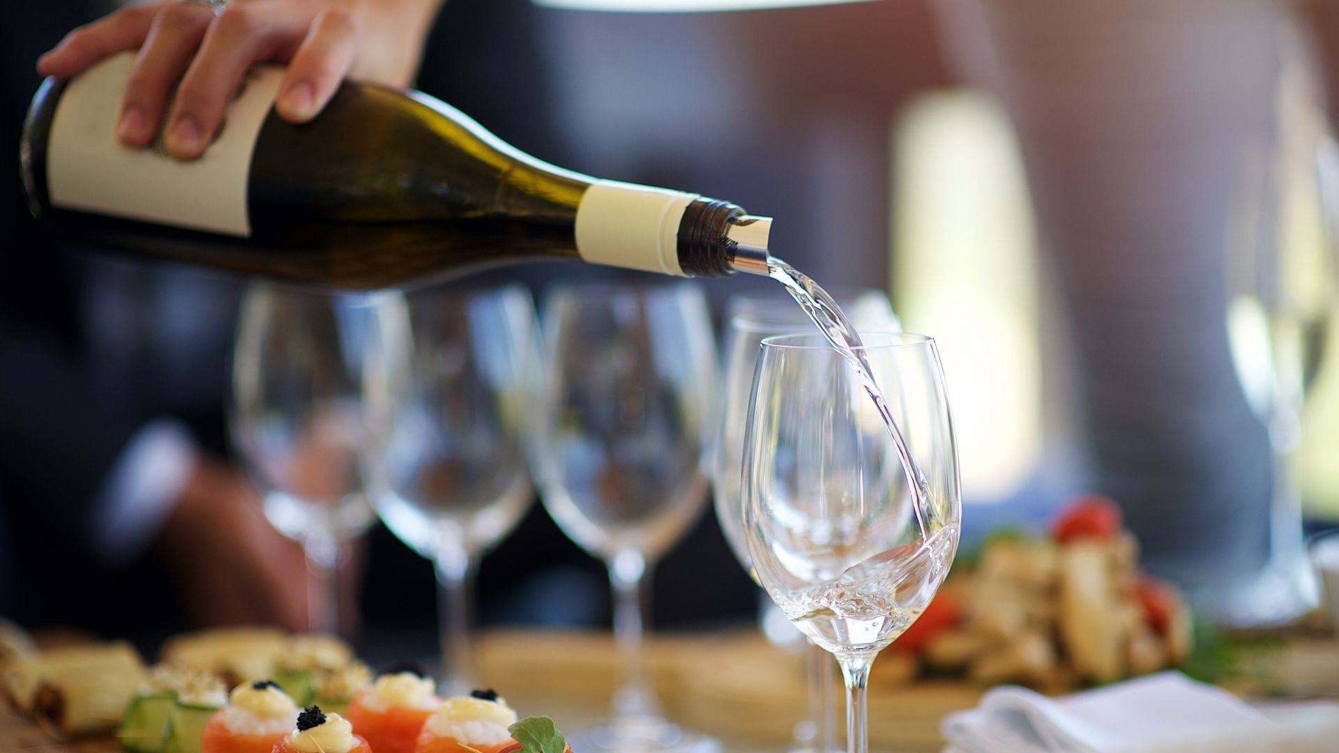 WHITE BLENDS & OTHER WHITE VARIETIES