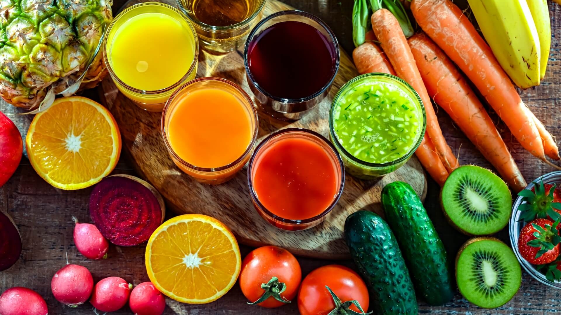 SOKI ŚWIEŻO WYCISKANE / fresh juices