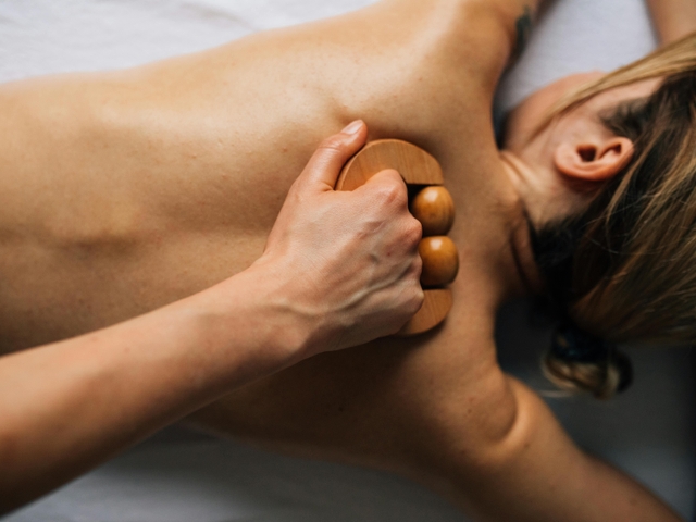 Zabiegi ujędrniające, wspomagające odchudzanie, drenujące (z maską na ciało)