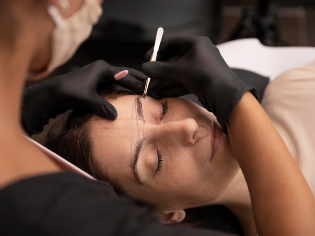 HENNA, STYLIZACJA BRWI