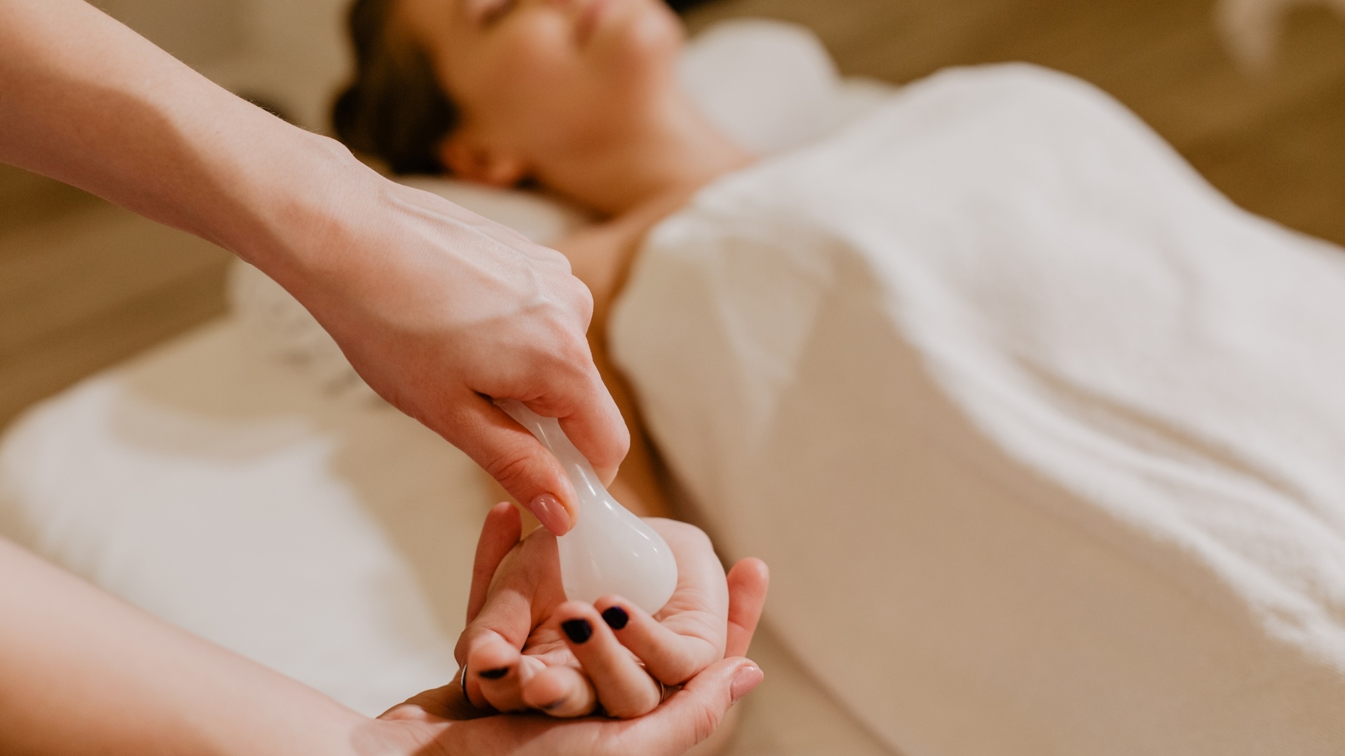 PIELĘGNACJA DŁONI I STÓP 