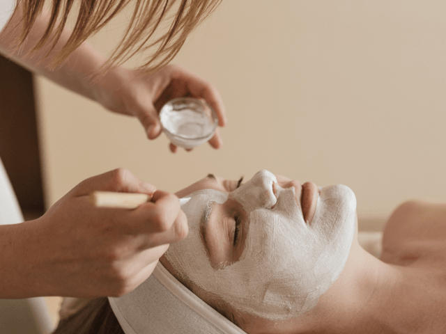 Zabiegi i masaże na twarz