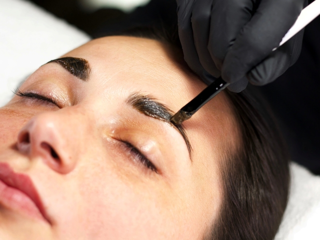 PIELĘGNACJA OPRAWY OCZU