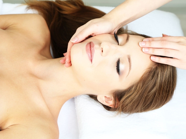 Uzupełnianie zabiegów na twarz