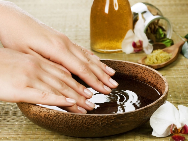 Zabiegi na dłonie i stopy