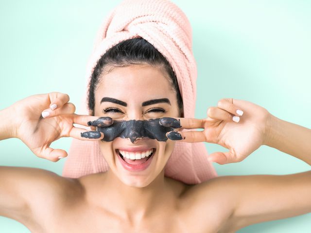 Zabiegi pielęgnacyjne twarzy, szyi, dekoltu i okolic oczu