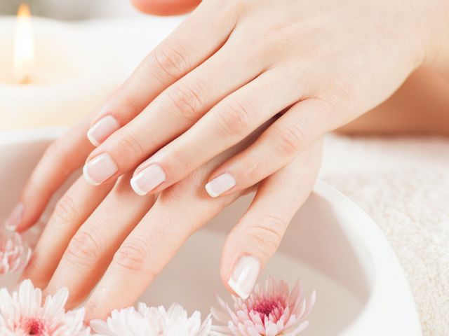 Zabiegi pielęgnacyjne dłoni